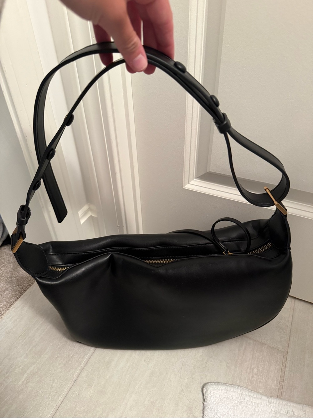 Zara Black Leather Shoulder Bag